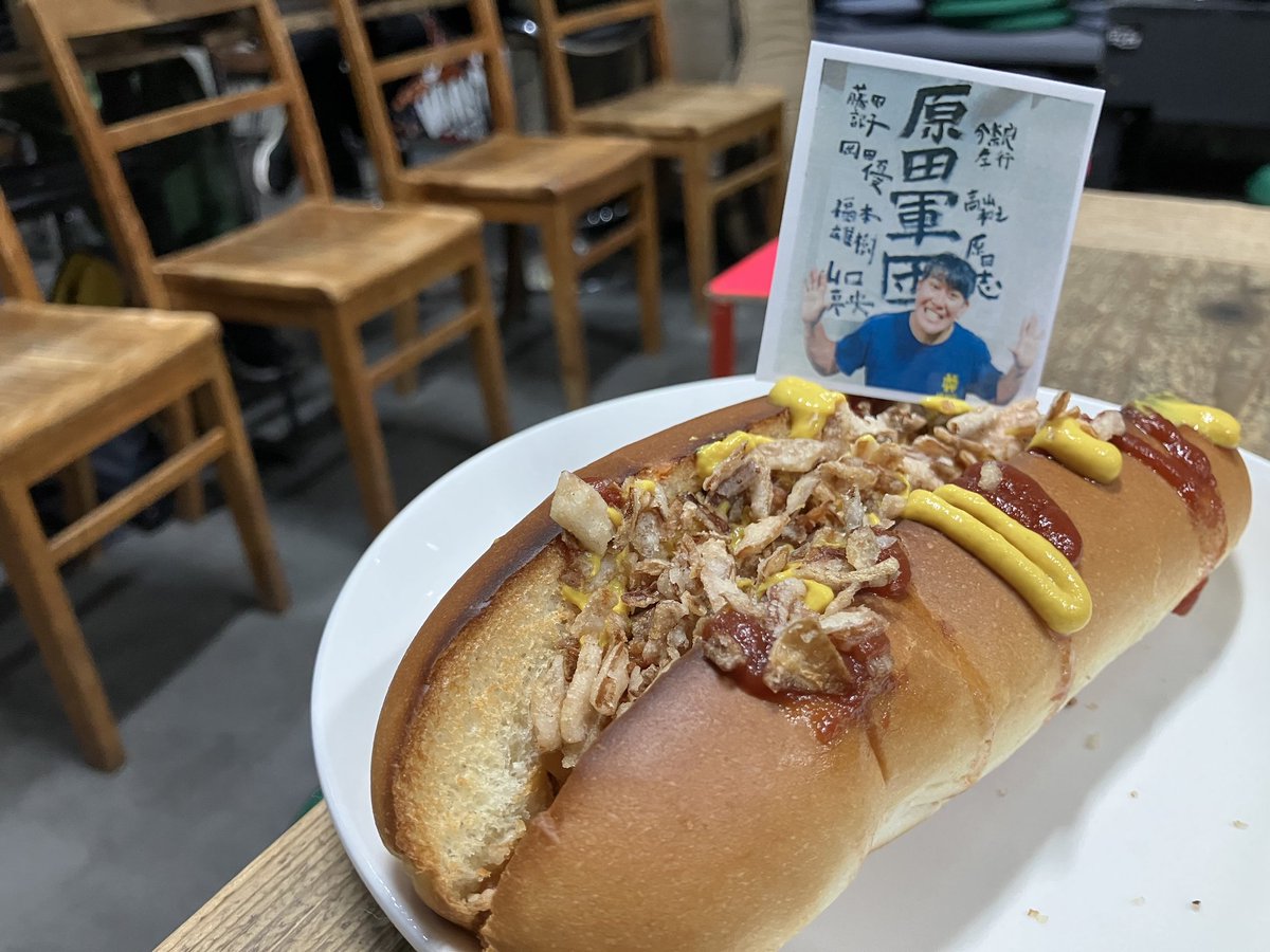 今日も元気に向かいますニューサンナイへ！
今日は14時そして18時！
飛び入り大歓迎です🌟

『しょうもねぇ日々を生きる！』が観られて楽しかったです。とお客様からご感想いただきました。
そんな熱量で繰り広げております(笑)

美味しいお食事もありますので皆様是非💓原田軍団ドッグぜひ！