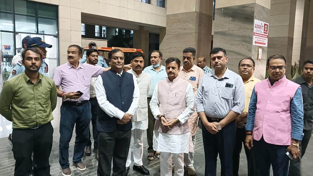 AIIMS Nagpur (@aiimsnagpur) on Twitter photo #AIIMSNagpur | 7.10.2025
📍Deputy CM, Madhya Pradesh, Shri Rajendra Shukla <a href="/rshuklabjp/">Rajendra Shukla</a> visited AIIMS Nagpur, where he met patients admitted from Chhindwara & enquired about their well-being
📍He was received by Exec. Director, Dr <a href="/Prashant_PJoshi/">Dr Prashant P. Joshi</a> & the hospital team #AIIMSNagpur | 7.10.2025
📍Deputy CM, Madhya Pradesh, Shri Rajendra Shukla <a href="/rshuklabjp/">Rajendra Shukla</a> visited AIIMS Nagpur, where he met patients admitted from Chhindwara & enquired about their well-being
📍He was received by Exec. Director, Dr <a href="/Prashant_PJoshi/">Dr Prashant P. Joshi</a> & the hospital team
