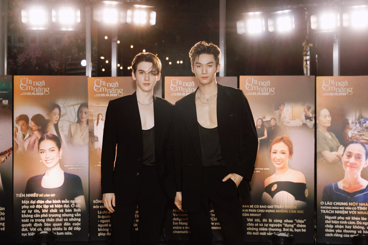 starhunter_ent's tweet photo. What an unforgettable journey in Vietnam! 🇻🇳
From Ho Chi Minh City to Hanoi, we were deeply touched by the warm welcome and endless love from all the fans and audiences.
Thank you to the amazing team behind “Chi Ngã Em Nàng” for having us be part of this beautiful film.
Your support means the world to us.
See you again soon, Vietnam! 💛

#ChiNgaEmNang #MosBank #moslhong #isbanky #VietnamPressTour #StarHunterEntertainment