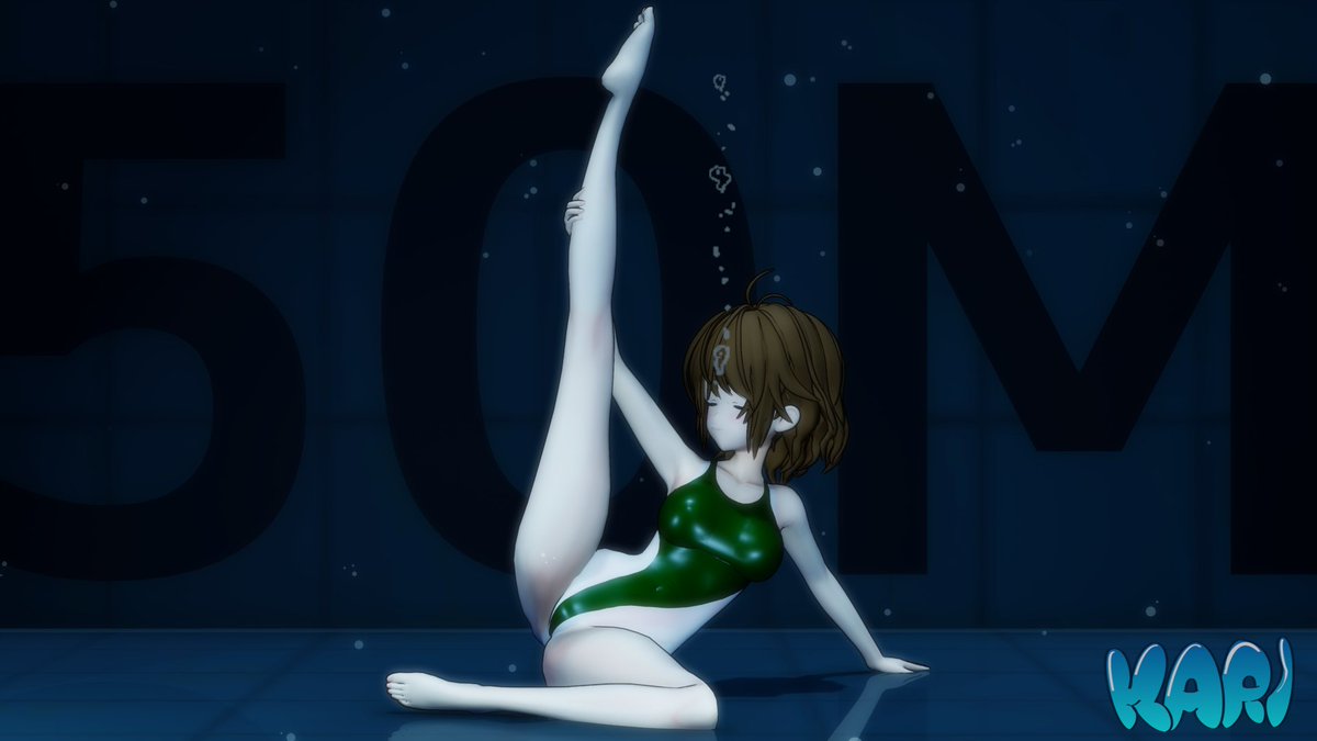Would you sign up for an underwater yoga class? Seasoned students get to attend her advanced classes~