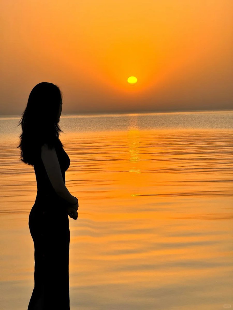 videothebest's tweet photo. Wow 🎊 Give a shout out to the photo-taking girl
This is a photo taken with a phone 📲, capturing all the details! People who understand girls really are 💯, girl know girl. The girl who followed the photo must have a name #everyframeisworthyofrecording #capturethebeautywiththele https://t.co/zngl502utD