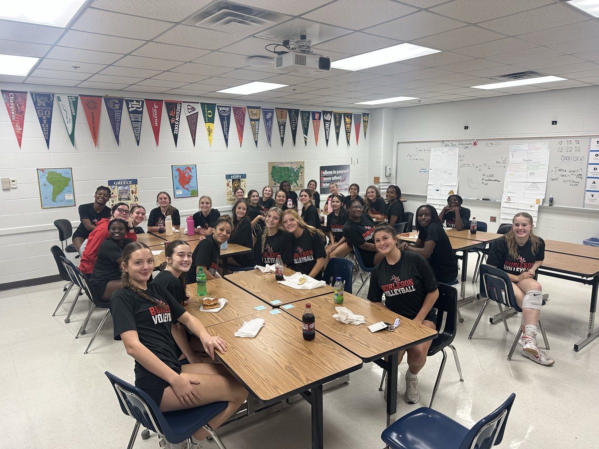 Burleson High School Volleyball🏐 (@ladyelk_vball) on Twitter photo Lady Elks beat in Cleburne in 3
JV WINS in 2
9th WINS in 3
Up next @ Summit Tuesday 
#WHGB Lady Elks beat in Cleburne in 3
JV WINS in 2
9th WINS in 3
Up next @ Summit Tuesday 
#WHGB