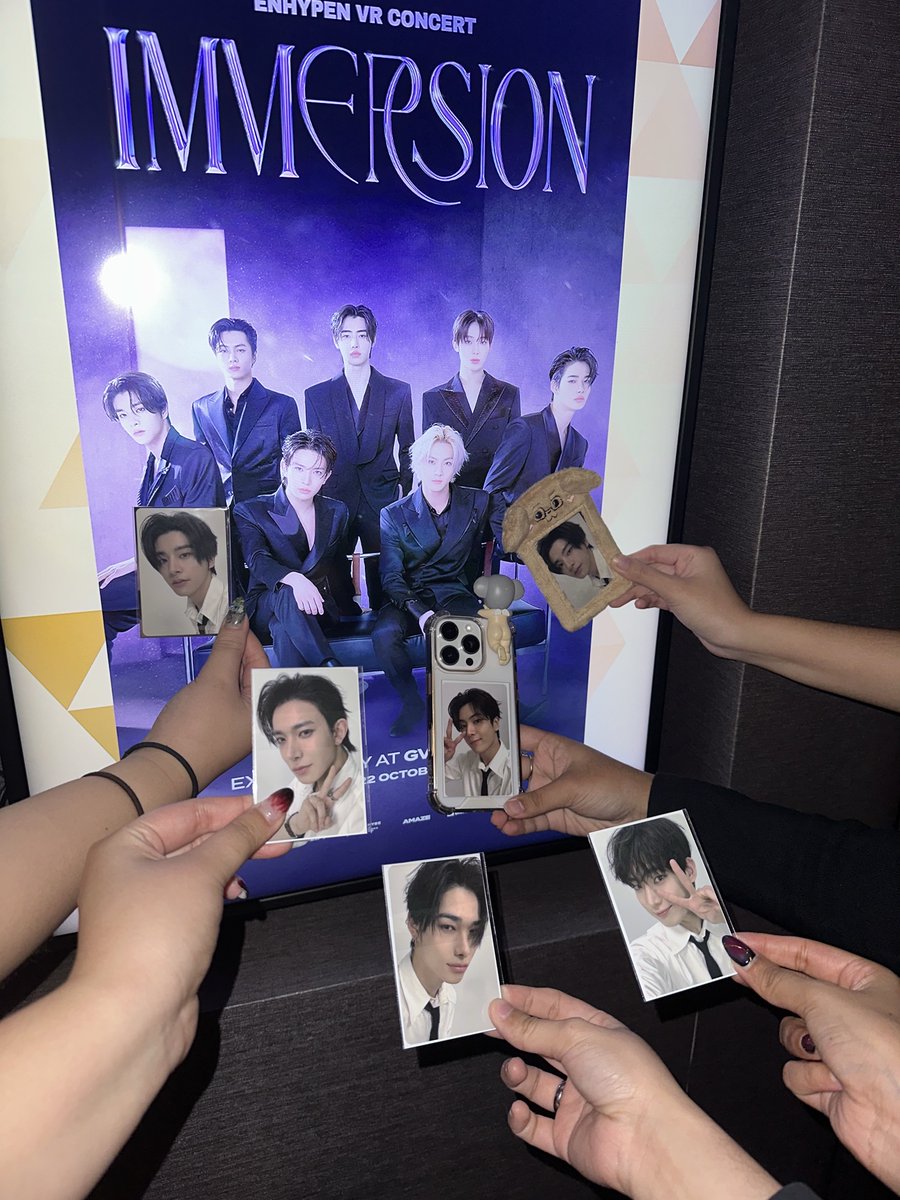 tiniehee's tweet photo. enhypen vr concert immersion with some of my wonderful friends last night ´͈ᵕ`͈♡

+ #heeseung week 1 photocard acquired! https://t.co/PY5Ze46rvQ