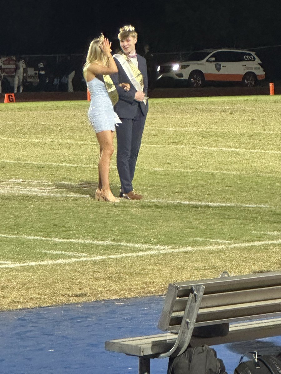 MarvinRidgeHoop's tweet photo. 🔥Congrats to our senior Marshall Payne for being voted….

2025 HOMECOMING KING👏🫅

Tremendous young man and pretty good #FloorGeneral too https://t.co/VTF1Cd42io