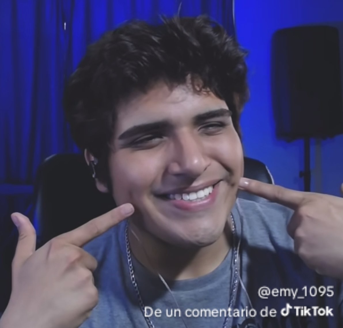 Airi_lili_'s tweet image. YO CADA VEZ QUE LO VEO: 
#YoSoy #RaphaelALaFinal #TeamLoquillas