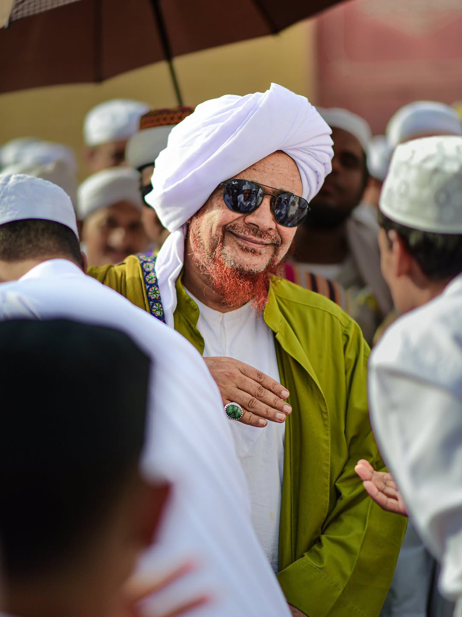 zein_7770's tweet photo. Ahlan Wasahlan | Selamat Datang | Welcome
Guru Mulia
Al Habib Umar bin Muhammad bin Salim bin Hafidz
Di Indonesia
1447 H/ 2025 M
#habibtaufiqassegaf #sunsalmedia #habibumarbinhafidz https://t.co/nyp0AoIstB