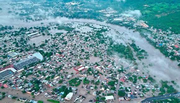 #AyudaParaDamnificados #MéxicoBajoElAgua  Miles de familias siguen incomunicadas y sin apoyo tras las intensas lluvias. ¡Exigimos atención inmediata a los damnificados!