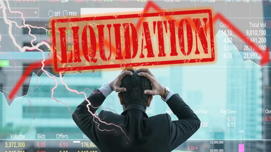 jachi_crypt's tweet image. 💥Ever wondered why your STOP LOSS didn&apos;t save you during last night&apos;s market crash🤔💥💥

You set your SL perfectly.✅
price moved fast.
But instead of saving your capital -you still got liquidated..

Here&apos;s the truth about why SLs sometimes fail during sudden dumps🧠👇