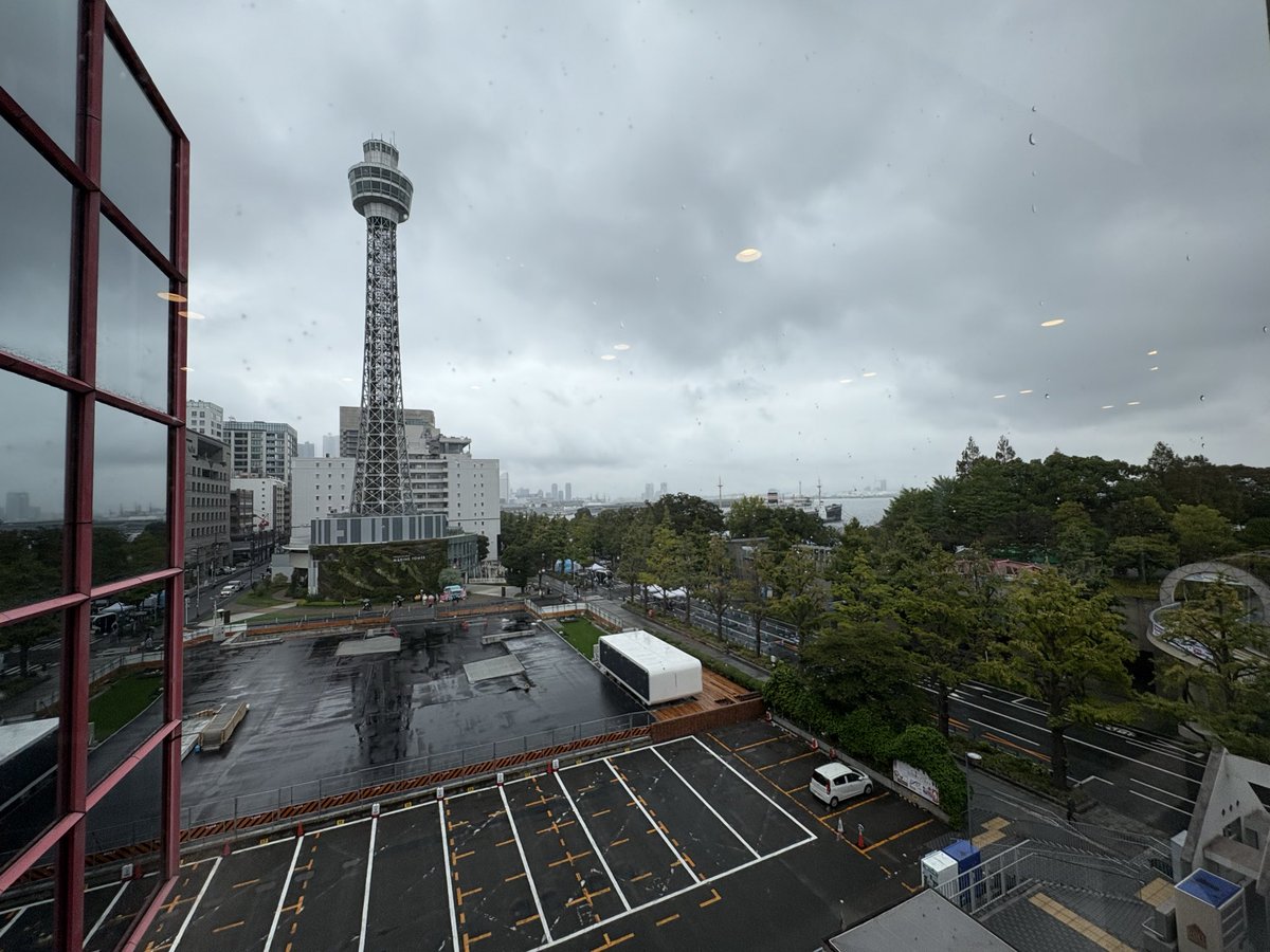 劇団ペリートホームズ
第2回自主公演『かぞくけんか』

ついに！！！本日です！！！！！！✨
生憎のお天気ですが、あかいくつ劇場からの眺めもすごく綺麗です〜！

本日17:00開場、17:30開演！
お待ちしております🙌🏻
お足元に気をつけてお越しくださいませ！