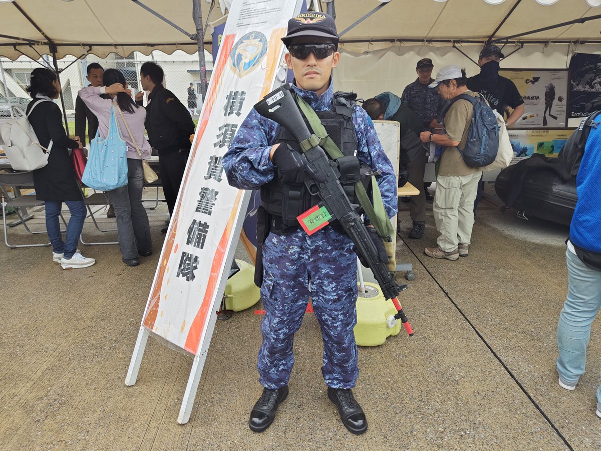 taka19681125's tweet image. #横須賀 #オータムフェスタ #横須賀オータムフェスタ 
#横須賀警備隊 
カッコいい‼️🙆
※許可を得て写真載せてます