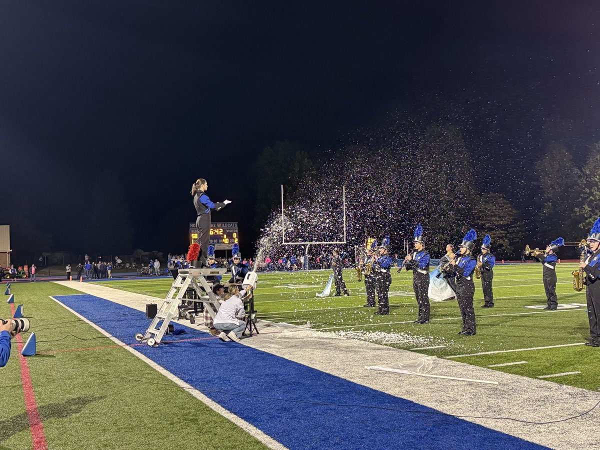 Great Halftime performance by the BEST BAND IN ALL THE LAND <a href="/MattEarleyBurg/">Matt Earley</a> <a href="/WMHS_Tackett/">Jason Tackett</a>