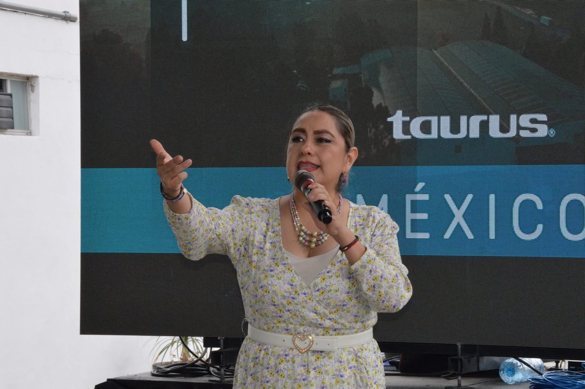 Diana León tweet media