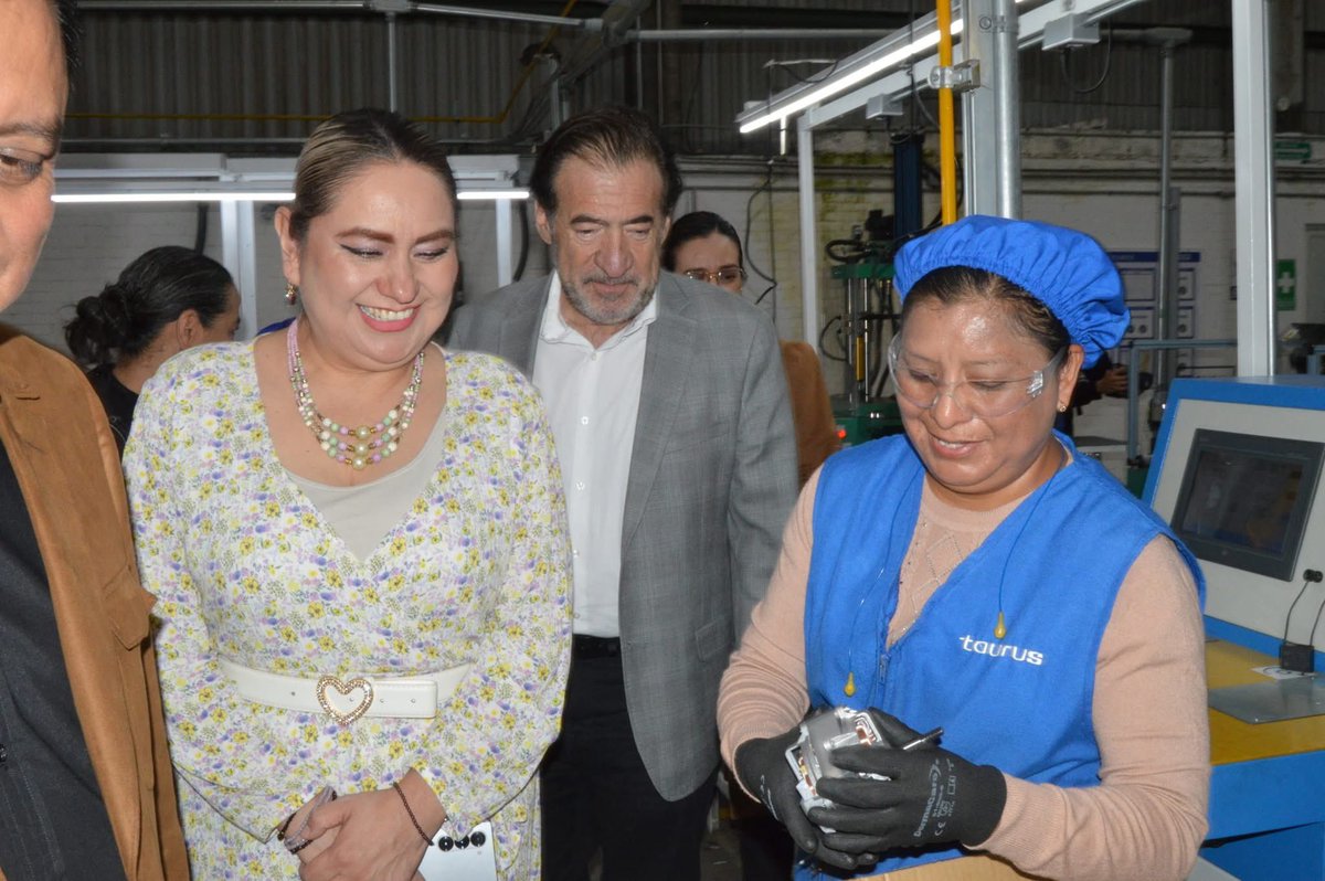 Diana León tweet media