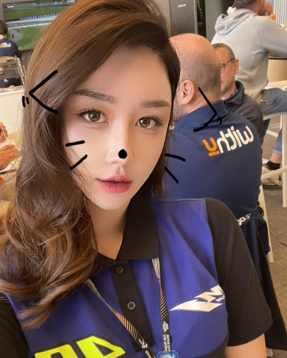 RonvdgsRowe's tweet image. 私がどこにいると思いますか?🤣🤣