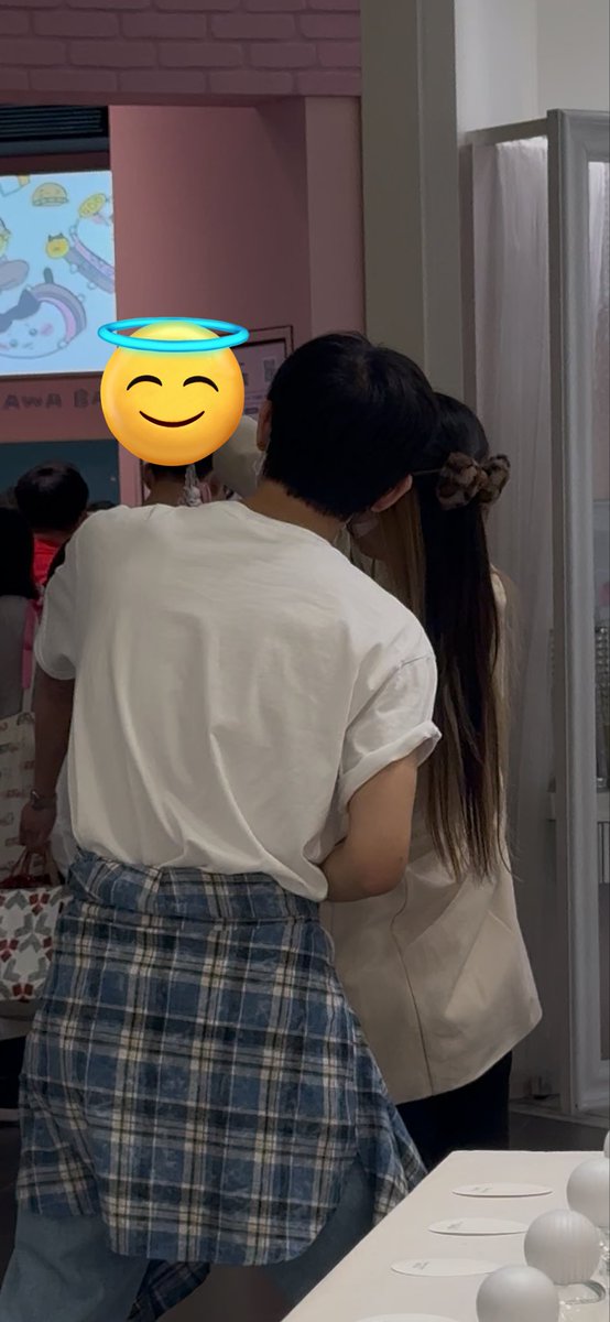 ayuna_mo's tweet photo. 昨日仕事中イチェンに遭遇🥲❤️‍🔥
あまりにもイチェンすぎてイチェンだった
可愛いって頭撫でてくれた時さすがに恋が始まる音がした🫠💦
#イチェン https://t.co/SPNNZUeDhA