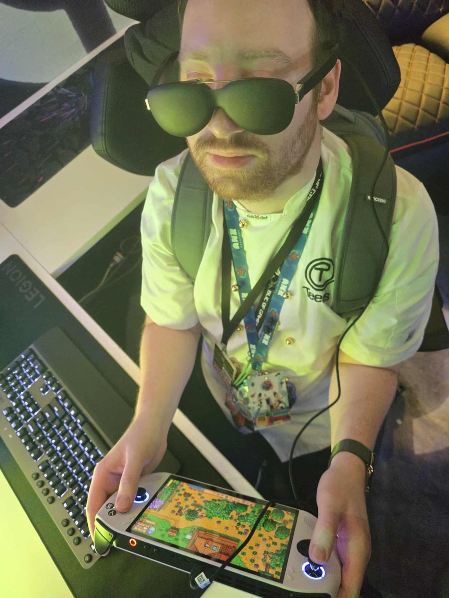 TeedsTV's tweet photo. You think a handheld console is cool? Try one at the @centrecomau @LenovoANZ booth with AR glasses 😎🎮 #CentreComAtPAXWithLegion https://t.co/5eiPm89n5v
