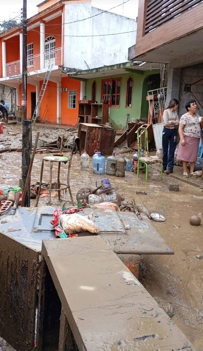 conociendomasmx's tweet photo. Muchas comunidades de la #huasteca #veracruzana están inundadas e incomunicadas pobladores piden ayuda #plandnIII #PlanMarina #claudiasheibaum #chahuatlan #zontecomatlan #Xoxocapa https://t.co/6MfZAiErfL