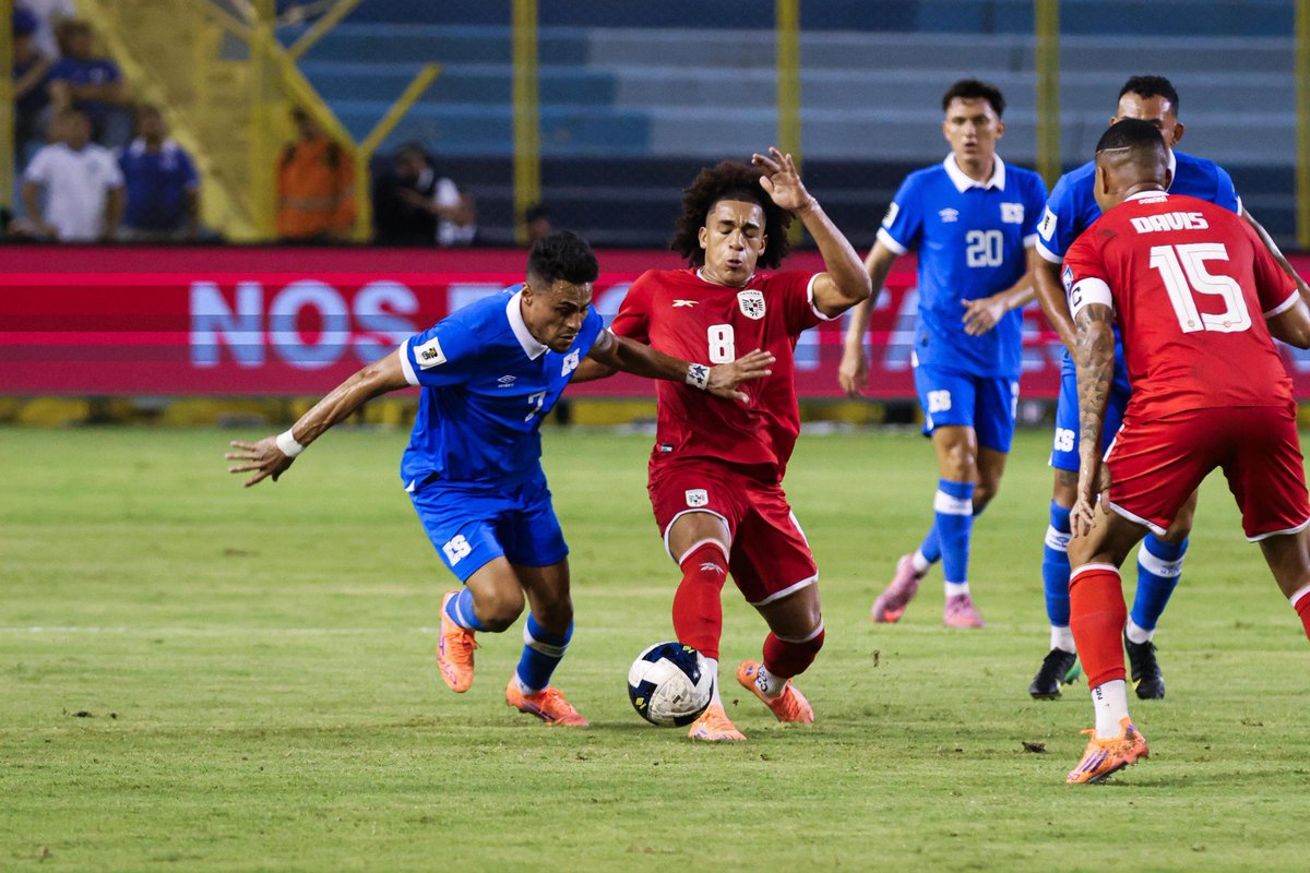 TERMINA EL PRIMER TIEMPO ⚽ ⌚

Así termina el primer tiempo, con un gol de Bryan Gil en el 45+1 anulado por el VAR, tarjeta amarilla para Cerritos y Landaverde, el marcador sigue en 0-0. 🇸🇻🇵🇦 ¿Se vale soñar está noche? 🤩👀