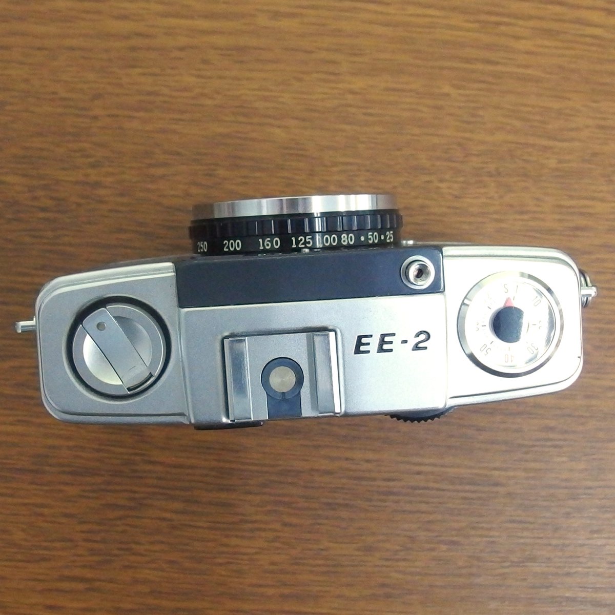 champcamera's tweet photo. OLYMPUS PEN-EE2(整備済)¥22,000 by みすずが丘店(あざみ野)
自動露出、ピント合わせ不要、シャッターを押すだけの簡単操作で撮れる #ハーフサイズカメラ。
セレン光電池による電池不要で動く手軽さも魅力です。
#フィルムカメラ #PENEE2 #あざみ野 #田園都市線 #みすずが丘 #江田 #市ヶ尾
https://t.co/gYaAYgXGPN