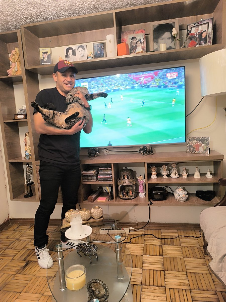 #LaTrixECDF <a href="/ElCanalDFutbol/">®El Canal del Fútbol 🇪🇨⚽</a>   vamos Ecuador que si se puede... Con Tony esperando que gane la Tri