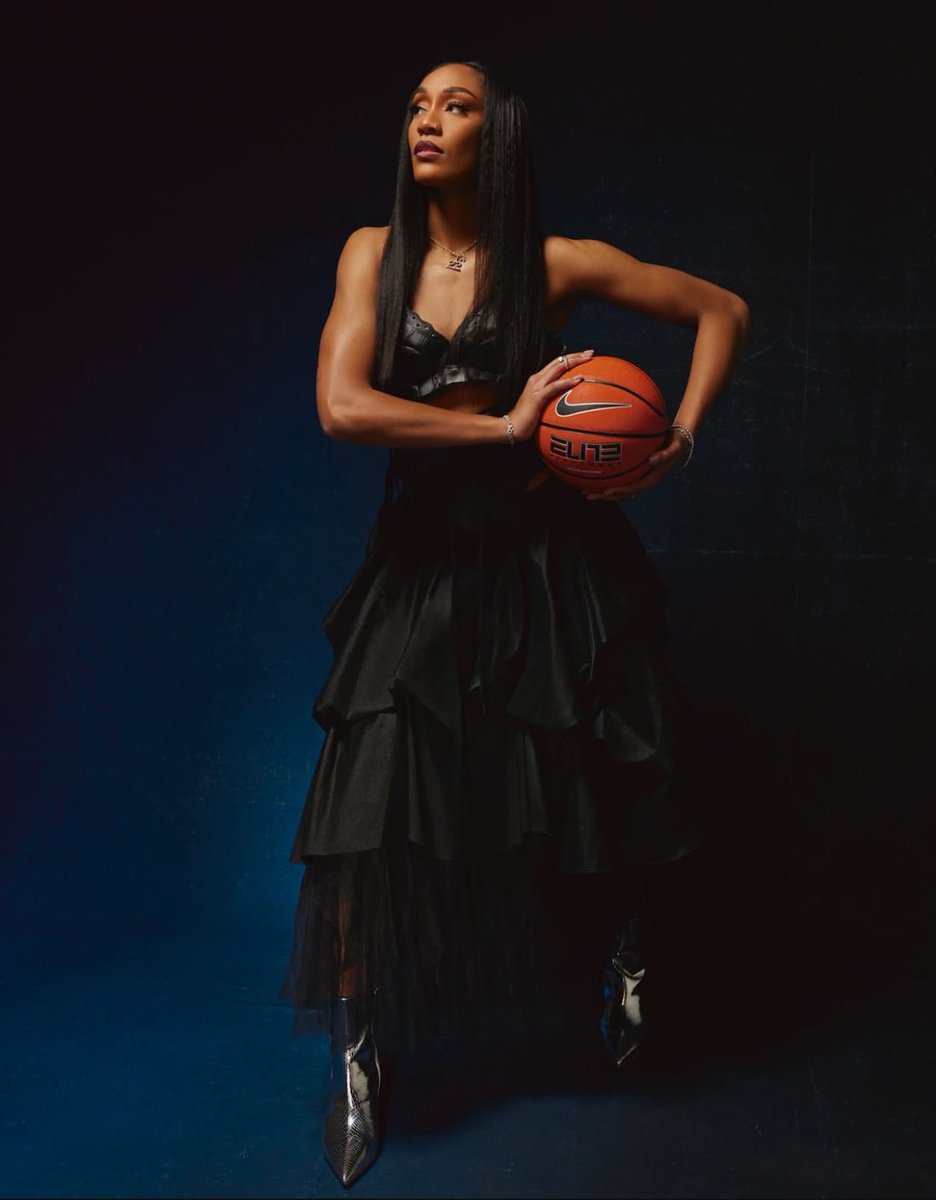trendyhoopstars's tweet image. HERSTORY: A’ja Wilson becomes the first player in WNBA history to win MVP, DPOY, and Finals MVP in the same season. 👑✨