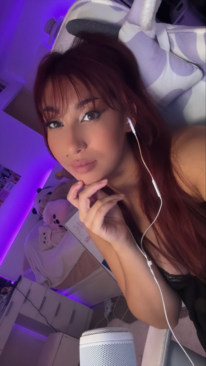 Friday stream lets gooooo! 💕💕

Twitch.tv/zarej_