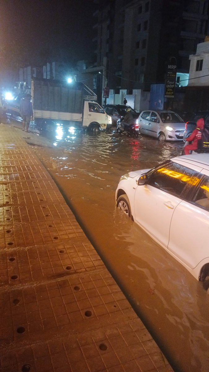 jvt_cet's tweet photo. @RahulGandhi @RahulGandhi sir can you please tell us how can we innovate something for Balagere Road.  @BalagereConnect , @BalagereRising want your. Yesterday 30min rains caused the condition you can see in these photos. https://t.co/bytKfz9hPU