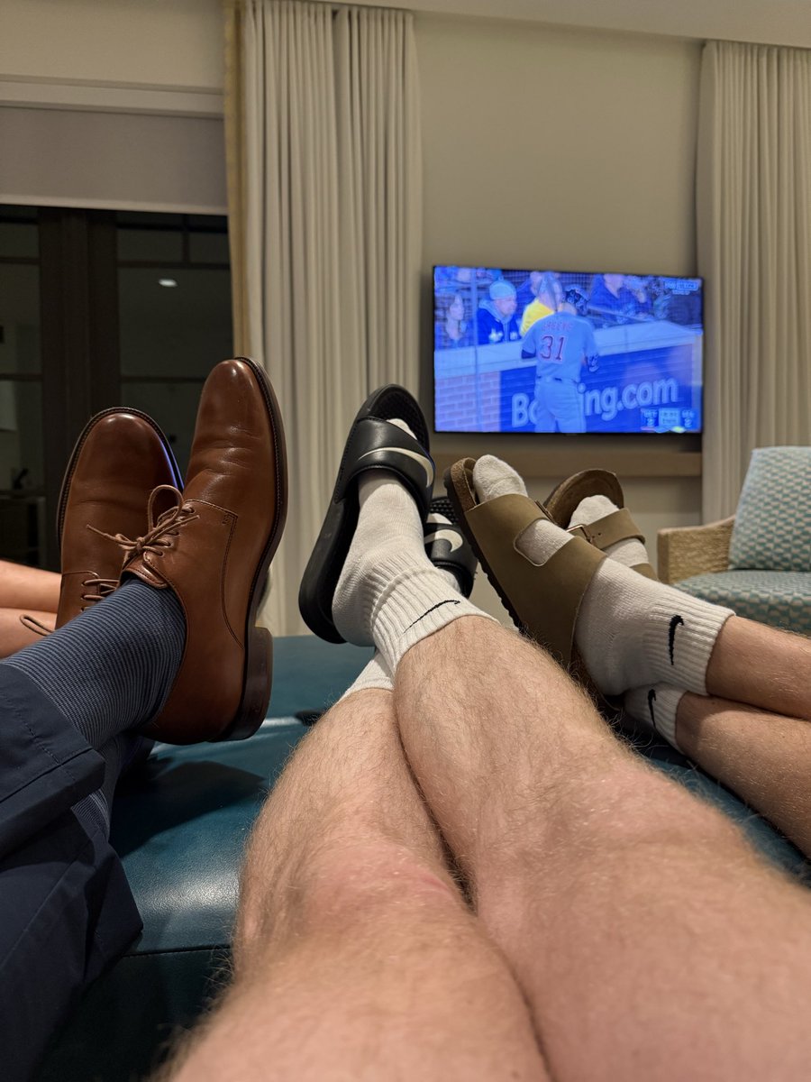 sheltoks's tweet image. Boys are back together