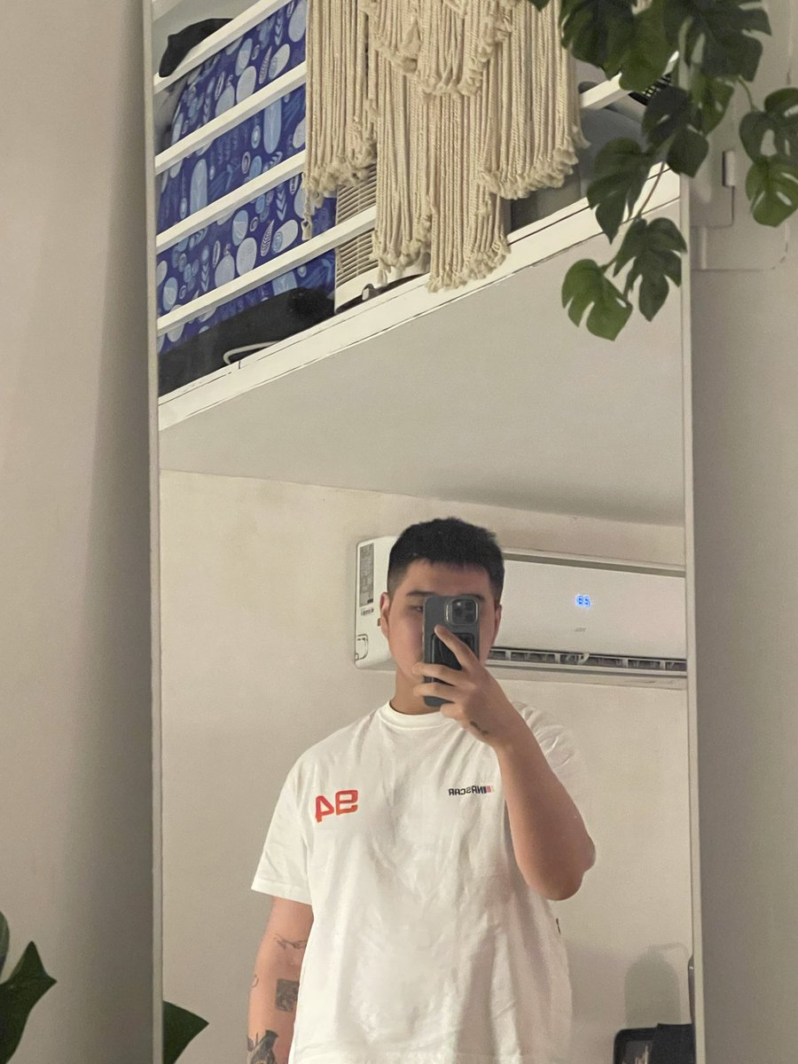 roni tweet media