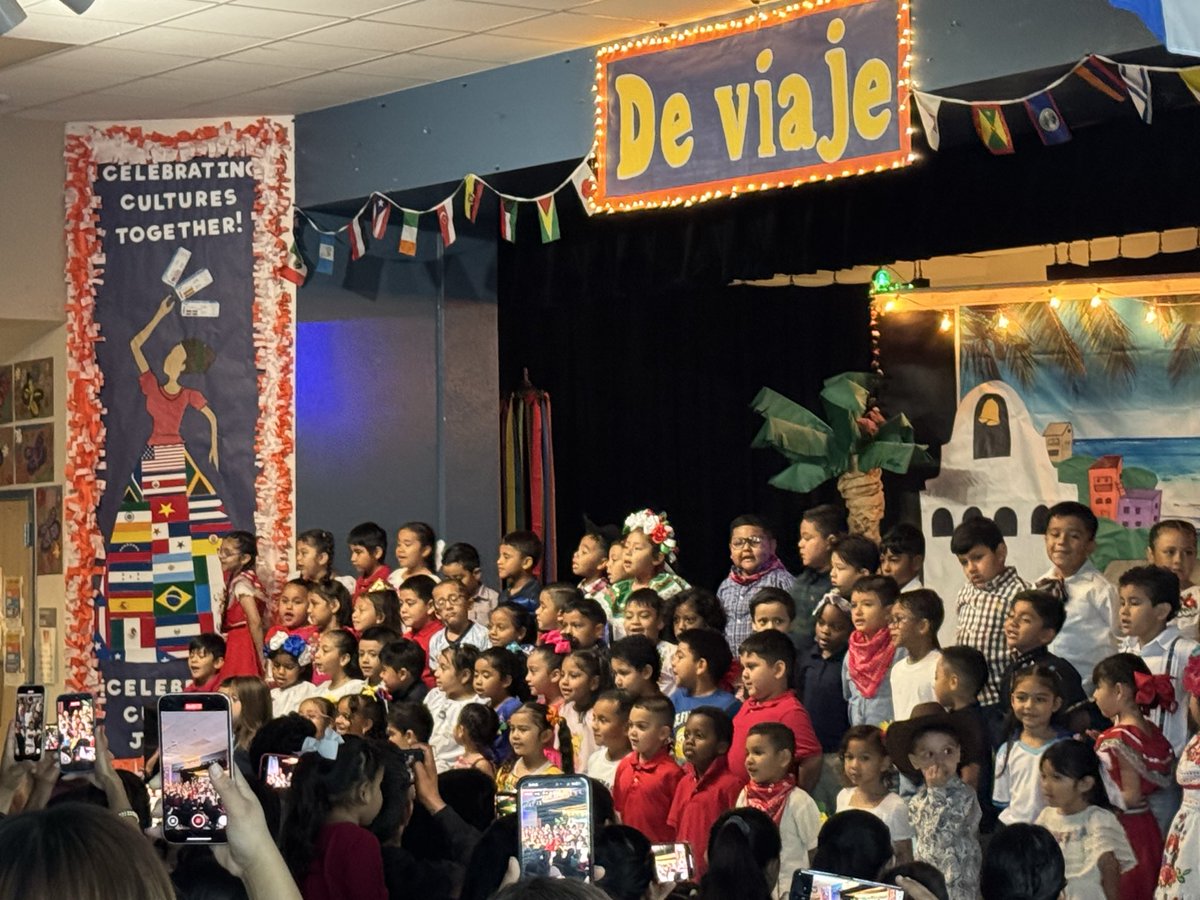 pkehoe06's tweet image. Our 4th Annual El Showcito Hispanic Heritage Program was fantastic! This year we journeyed to different places and experienced different cultures and celebrations! We are so proud of our students and staff! @BES_Cowboys @GreenRasheda @LeeFormaggini @MrJDarrisaw #BuiltDifferent