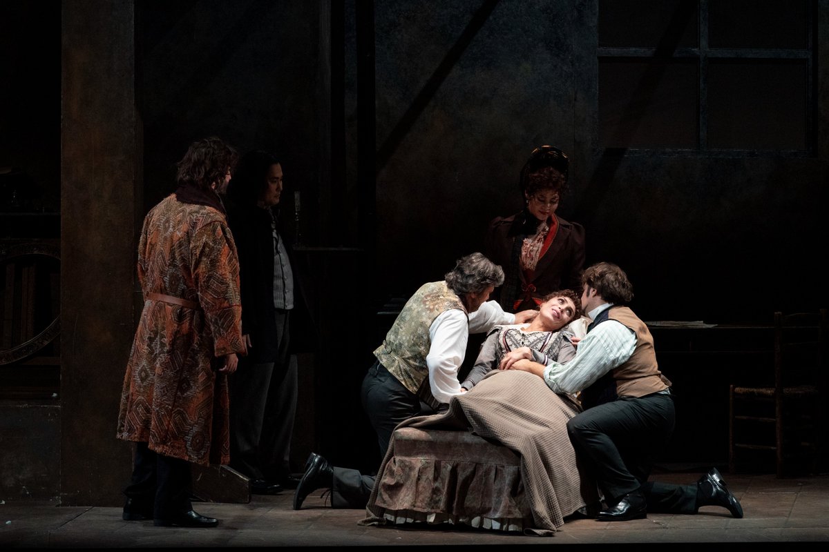 【オペラ『ラ・ボエーム』の当日券情報（11:20時点）🎫】
◆10/11(土)13:00開演（12:15開場）
※本日のマチネ公演は開演時間が異なります。ご注意ください※

S席・A席・B席 〇 
C・D・Z席 完売
ご購入はこちら↓
nntt.pia.jp/event.do?event…
お電話：03-5352-9999