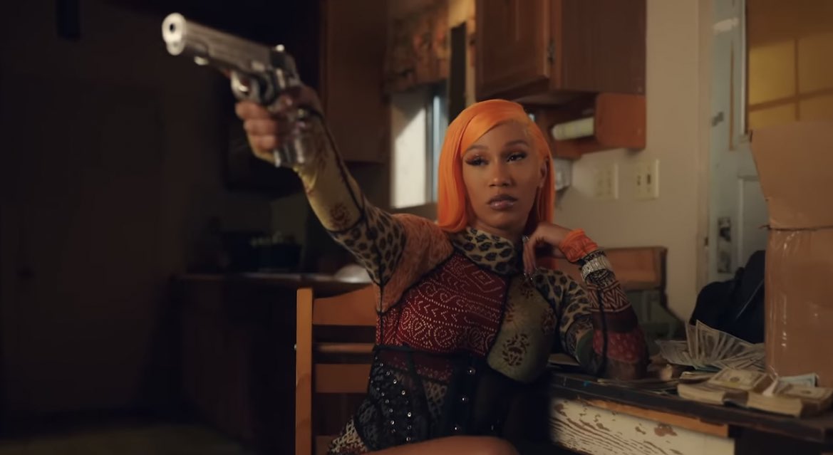 MILLI0NHEIRS's tweet image. Some things just never change. 🔫
#FORCERTAIN x #BIANCA
#BADGUY OUT NOW 🔥🔥🔥 youtu.be/CCMuQomKT4k?si…