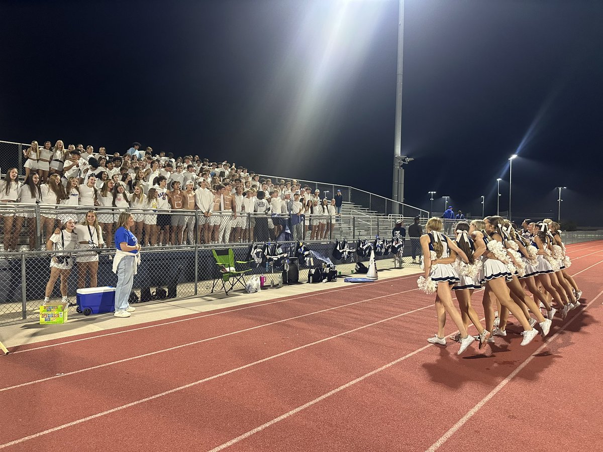 We sing the fight song after a tough road win! <a href="/OWFootball/">ᴏʟᴀᴛʜᴇ ᴡᴇꜱᴛ ꜰᴏᴏᴛʙᴀʟʟ</a> <a href="/OWNovacekOWLS/">Jay Novacek</a>