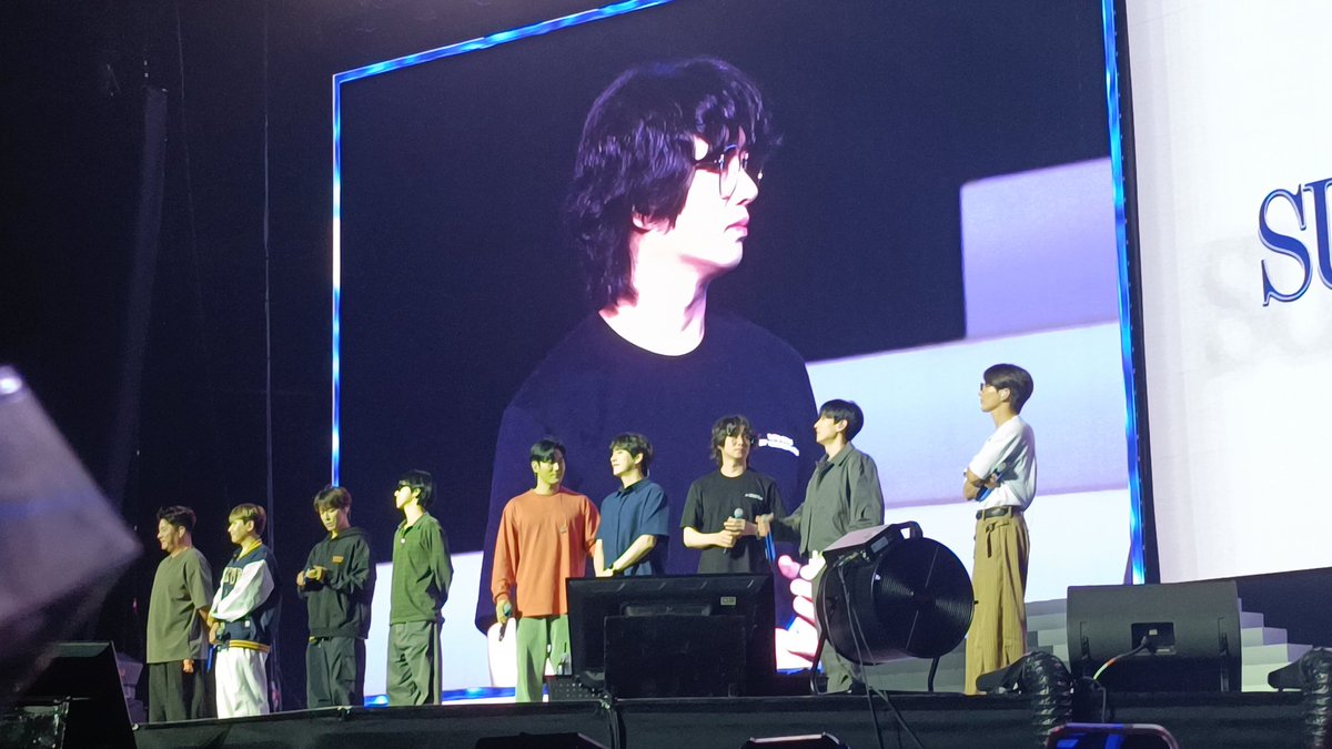 yamarie_sjsvt's tweet photo. It’s been a week since SS10 Manila 💙
It still feels magical, like I was 10 years old again, singing and dancing to SJ songs. I grew up with them, and this Super Show made me realize how thankful I am to have met them in this lifetime.
Forever love, SJ 💙✨ https://t.co/mOoVhX3B0s