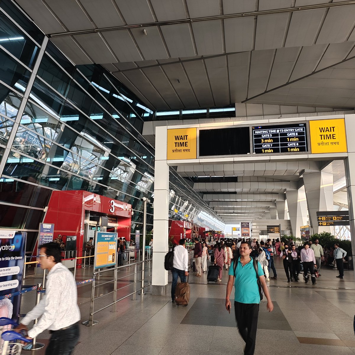TechSAM009's tweet image. All set for Kolkata..At Delhi Airport😍 
#QuestersMeet
#FestiveEdition✨
#iQOO
#iQOOCommunity
@IqooInd 
@nipunmarya 
@parakram_h