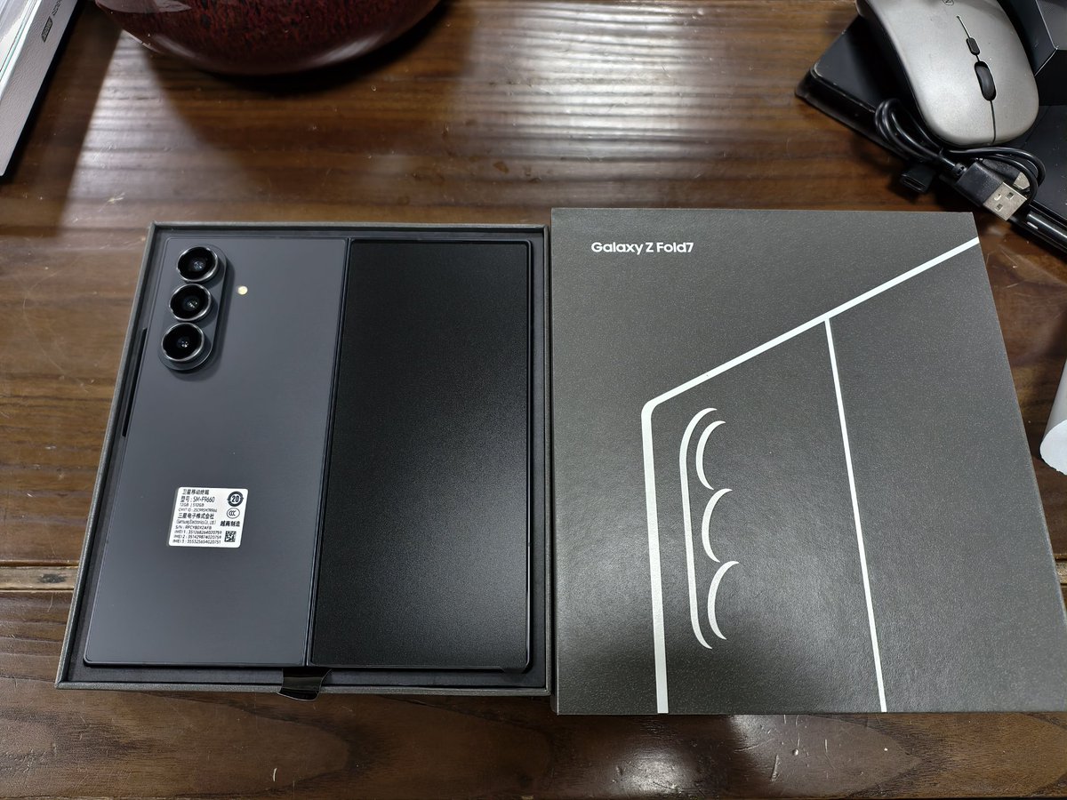 兜兜转转，最后还是换回折叠
不得不说这次三星改进很多