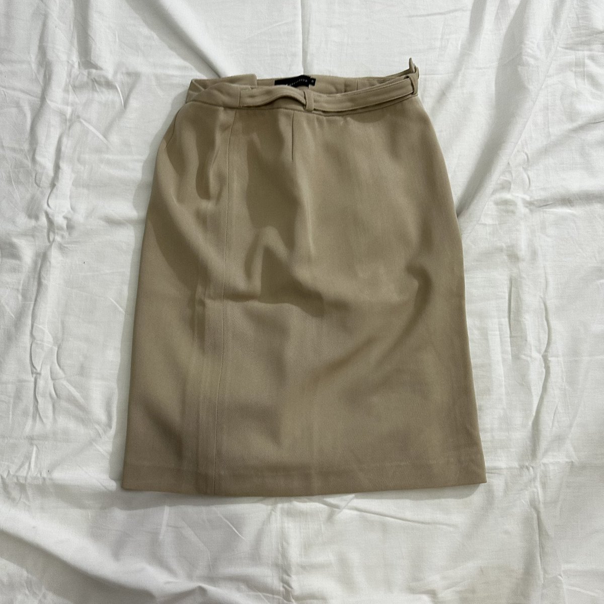 mochieuww's tweet photo. thread | semua preloved branded aku ada colorbox, uniqlo, the executive, timberland, zara, etc. bisa nego, bisa oren! https://t.co/St3hRyTypO