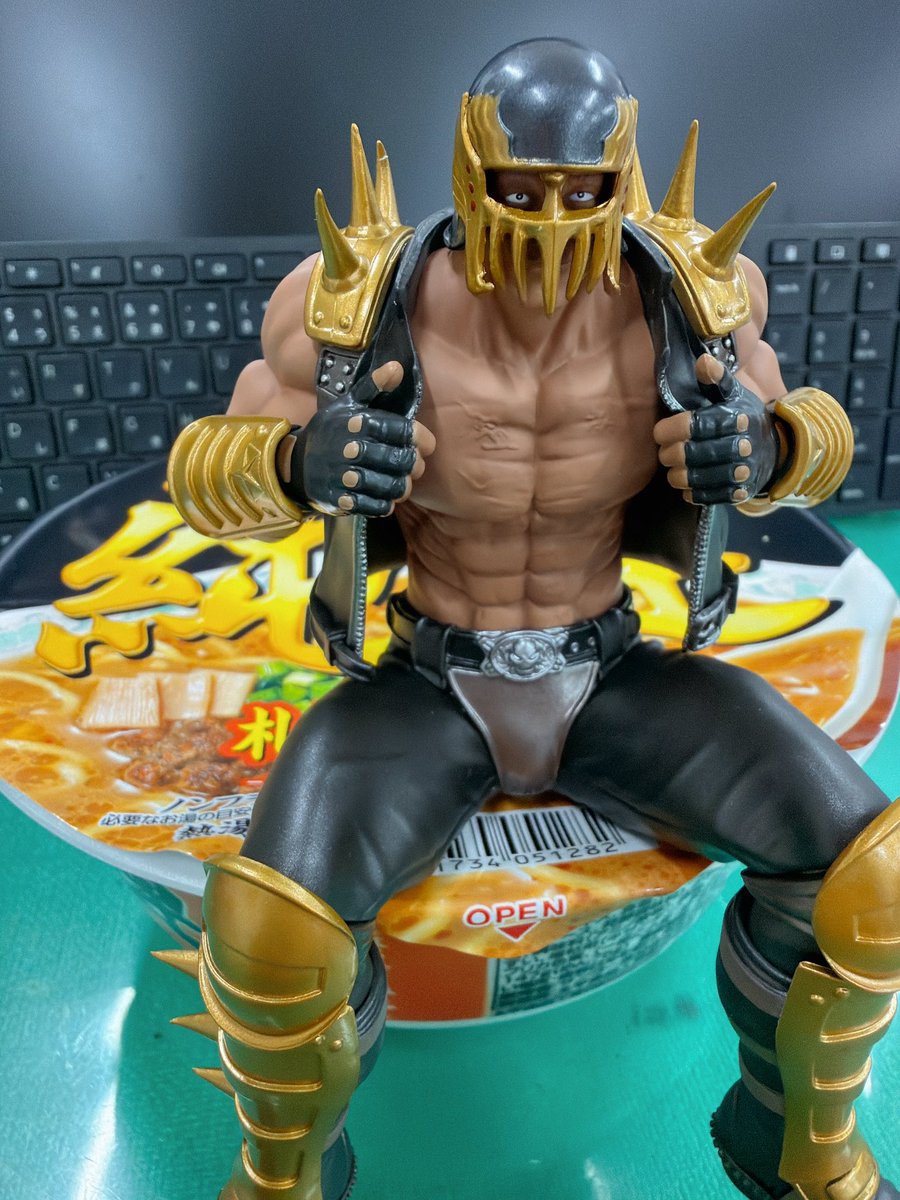 STARLeftKID's tweet image. お昼だー🍴🌞

会社でジャギが大活躍中🍜

 #SUGAMOプロレス