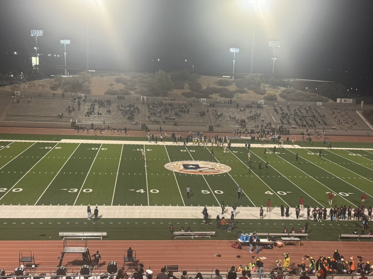 IceMan_Cohn's tweet photo. Halftime at SAC 1 El Dorado 61, Parkland 28. 89 combined points scored in a wild first half.  El Dorado RB Ryan Estrada with 5 TD’s WR Jadarius Sanders 92-yard kickoff return.  Parkland QB Molina 3 TD’s, WR Jordan Reese 2 TD’s. #FFN600 @BeauBagley https://t.co/YdyqJR05PK