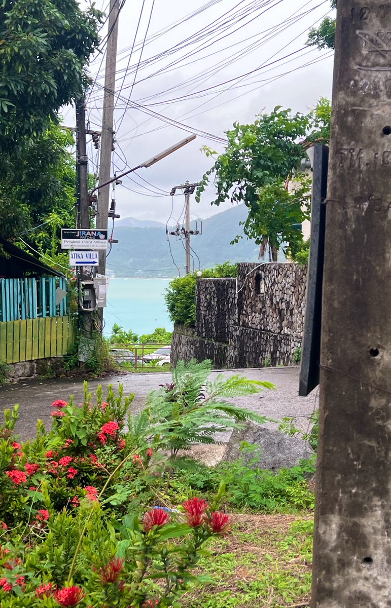 في آخر الطريق،
يتَجلّى الضوء كأنه يعرف أن الغد أجمل،
وأن ما كُسر فينا… كان طريقًا إلى النضج، لا النهاية.