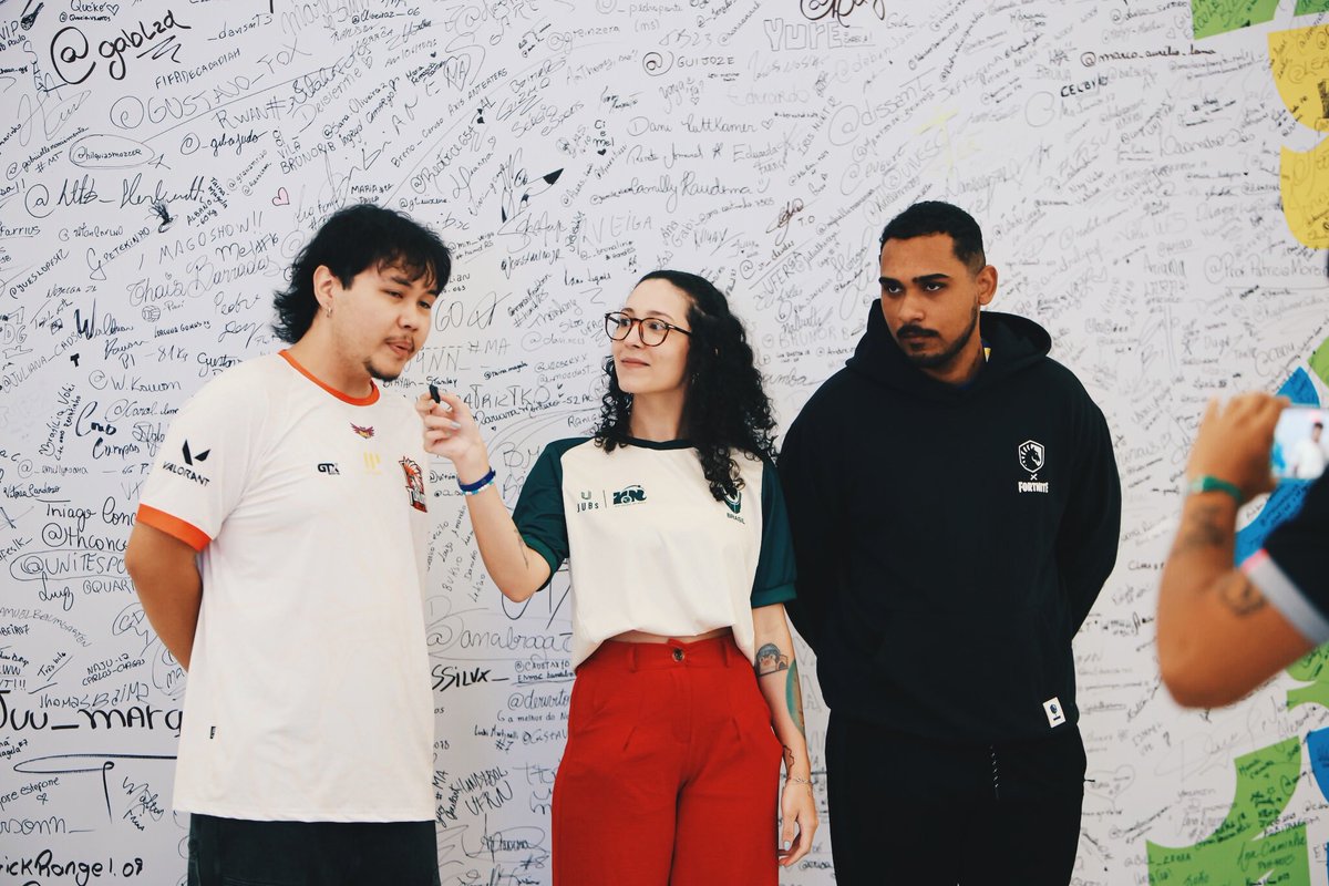 quelvlr_'s tweet photo. Finalizado o primeiro bloco do JUBs 2025!
Várias entrevistas, emoções e muitoooo conteúdo. Semana que vem começa o Free Fire, Counter Strike e Brawl Stars
#CBDU #JUBs2025 https://t.co/IVzyxtwVuK