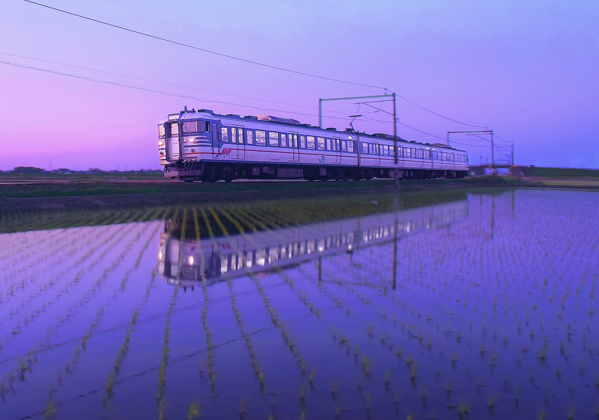 azu351_photo's tweet image. 鉄道写真家が撮った、美しすぎる春の新潟。
