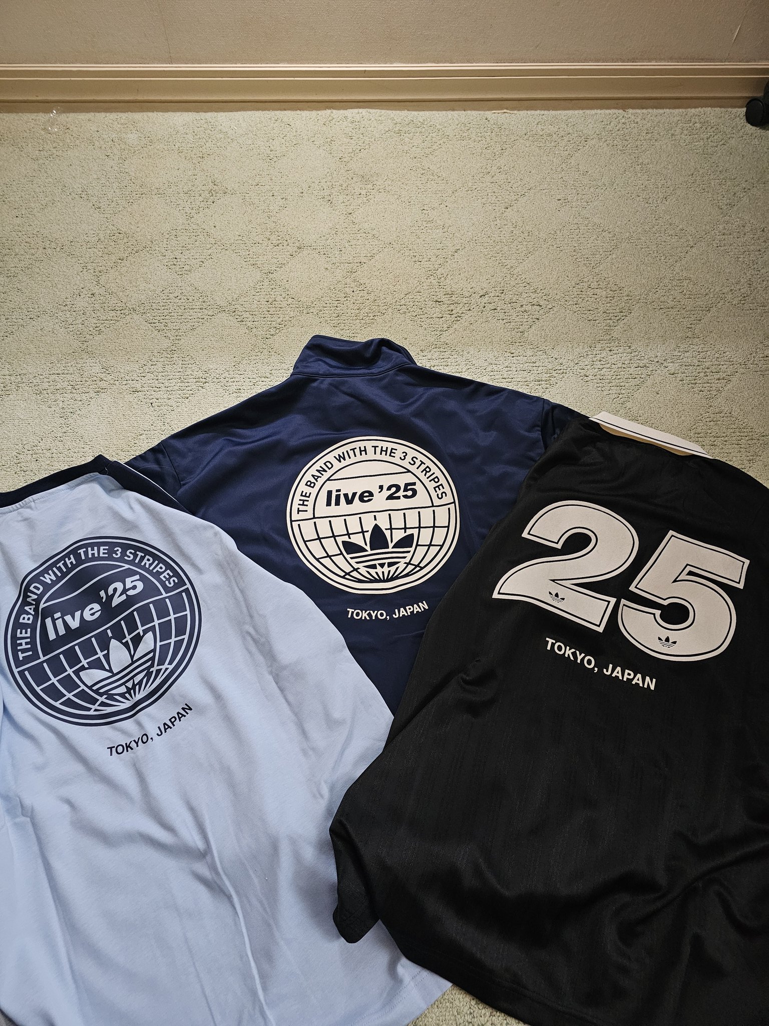 adidas oasis 「TOKYO, JAPAN入」トラックトップ オアシスx