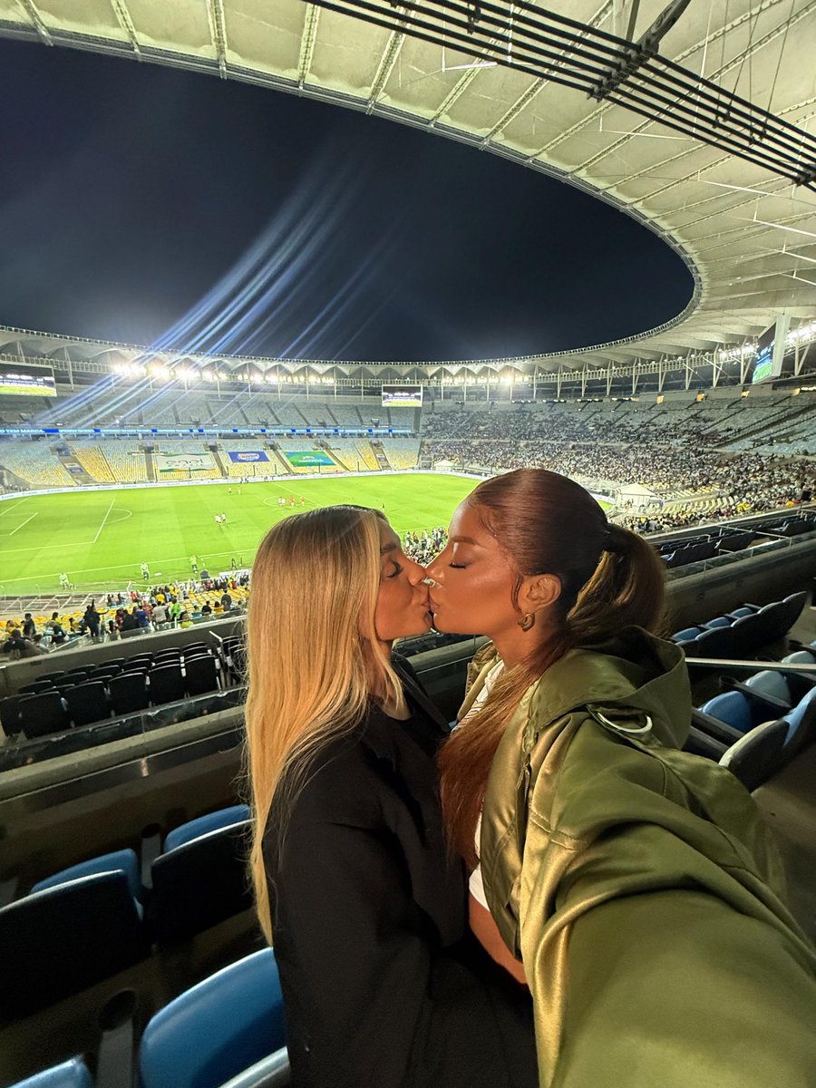 Ludmilla's tweet photo. 🤎 https://t.co/GiLyY9BYtj
