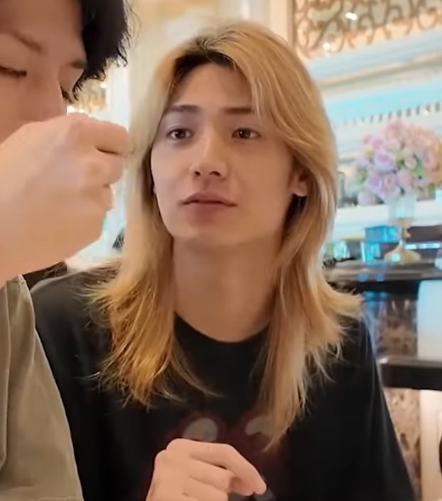 jooyeogetz's tweet photo. He has the softest sweetest gaze in the world https://t.co/GfTgSeyBab