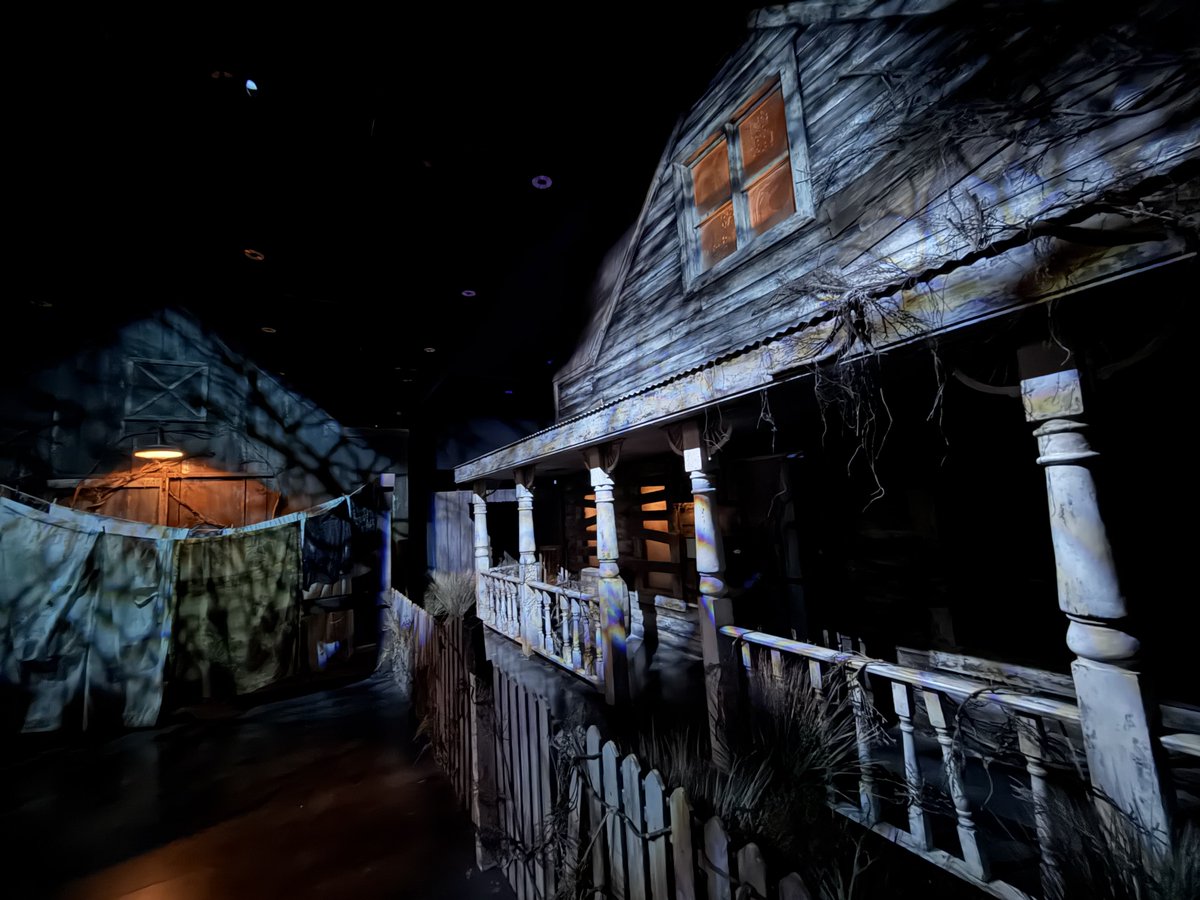 Checking out Universal Horror Unleashed tonight.