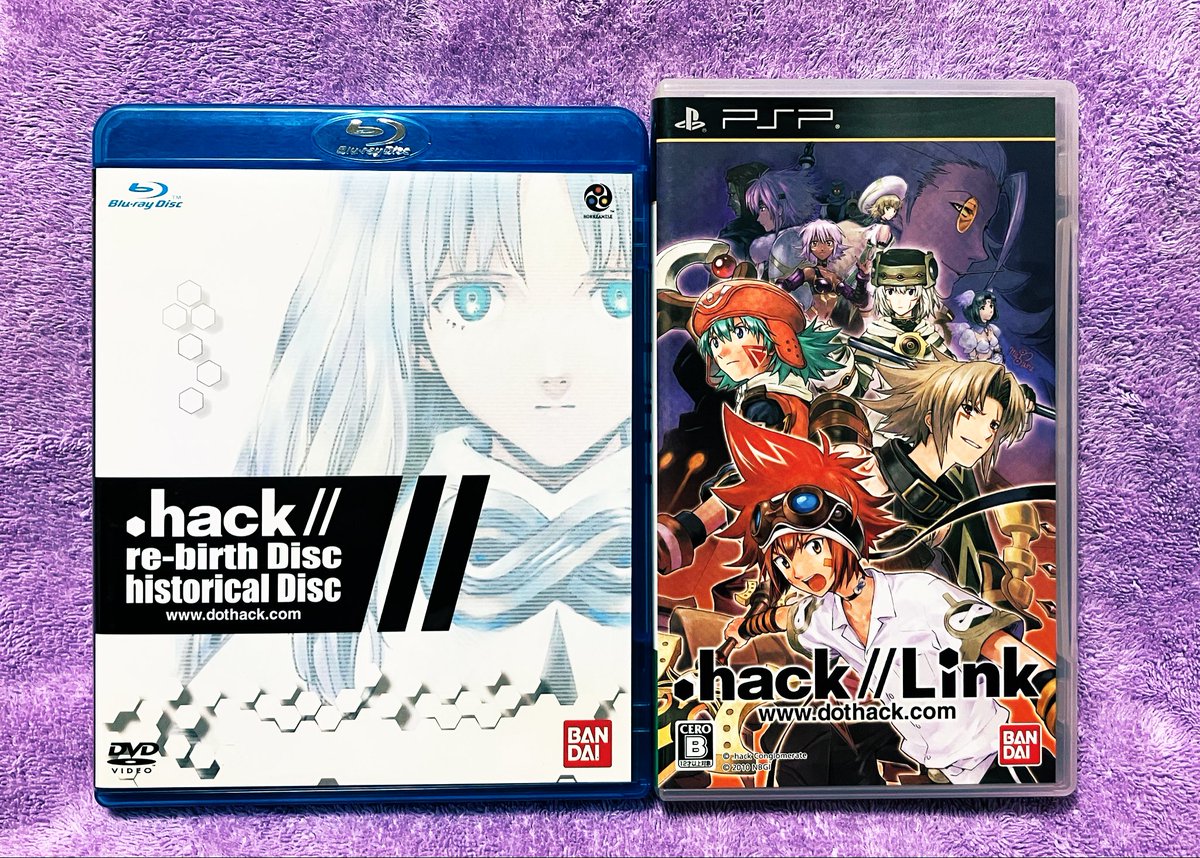 Autumn_Valley_'s tweet image. ついに.hack//Link【絶対包囲パック】を購入😆😆
碑文のブックレットが見たかった〜‼️
まだ旧約碑文しか見れてないけど、各キャラの詳細が載ってて内容盛りだくさんで嬉しい😊😊

#dothack
#dothackLink 
#ドットハック