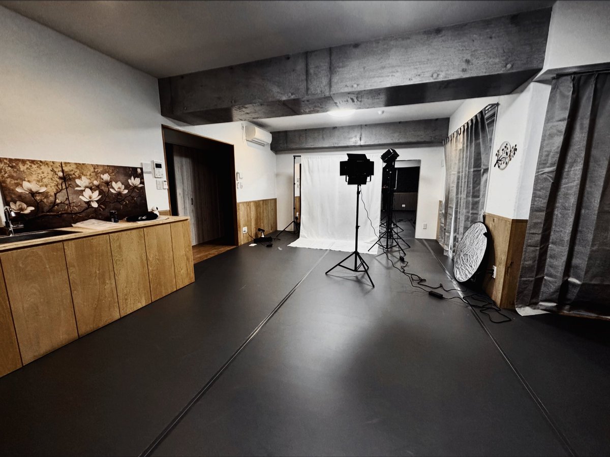 尋玲能楽でございます。

団体の技術向上の為の環境を創りたく、

  この度〝尋玲Studio〟を設立致しました。

勿論お客様への貸出もしております。

アクション / ダンス / ワークショップ/撮影

自由にお使い下さい。

ご予約フォームまたはDMにてご連絡下さい

mashirastudio.jimdofree.com