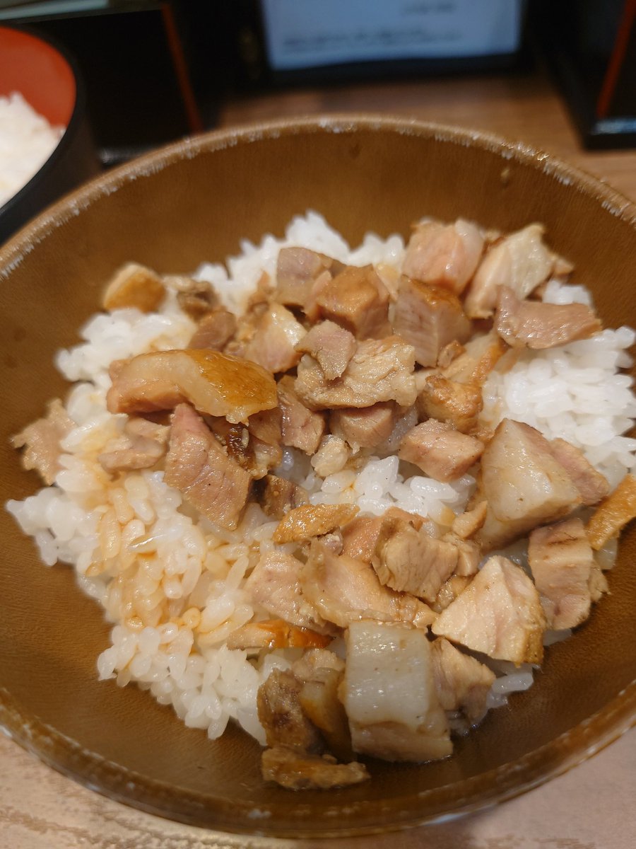 やっぱ疲れた体には家系ラーメンなのですよ🤩🤩🤩
おいしゅうございました😋
 #との丸家石岡店