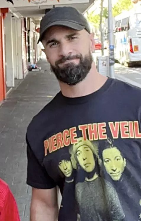 uceyrollinsx's tweet image. new pic of Seth // bro looks fresh and ready to kick everyone’s ass🔥💪🏻